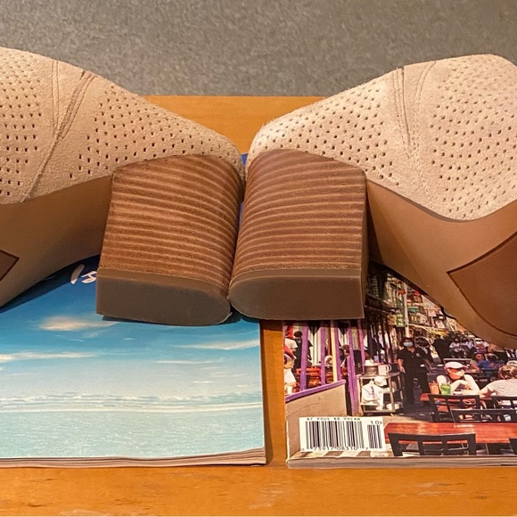 Franco Sarta open toe, mule with block heel. - Picture 6 of 12